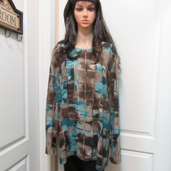 New Ladies Top please refer to description measurements - Picture 16 of 16